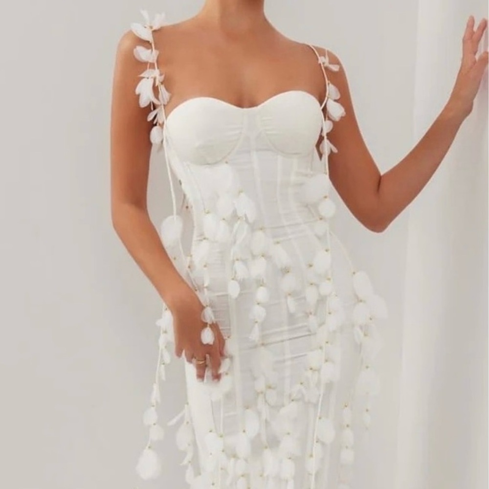 Elegant White Dress with Floral Accents